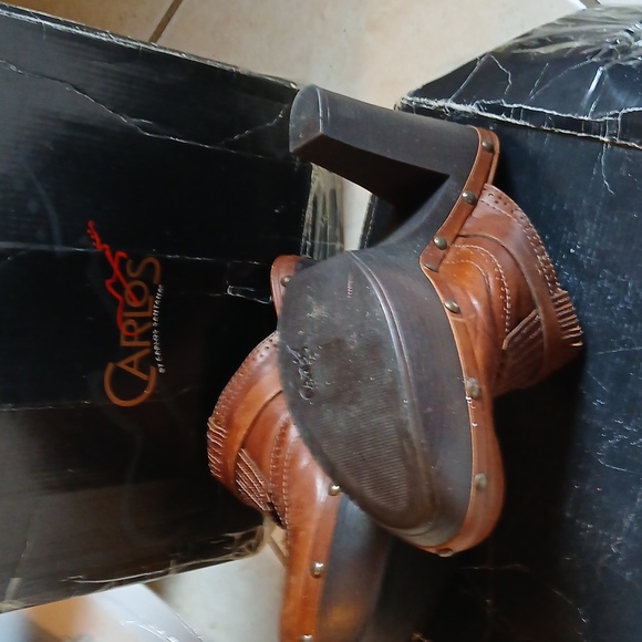 Clogs - Picture 2 of 3